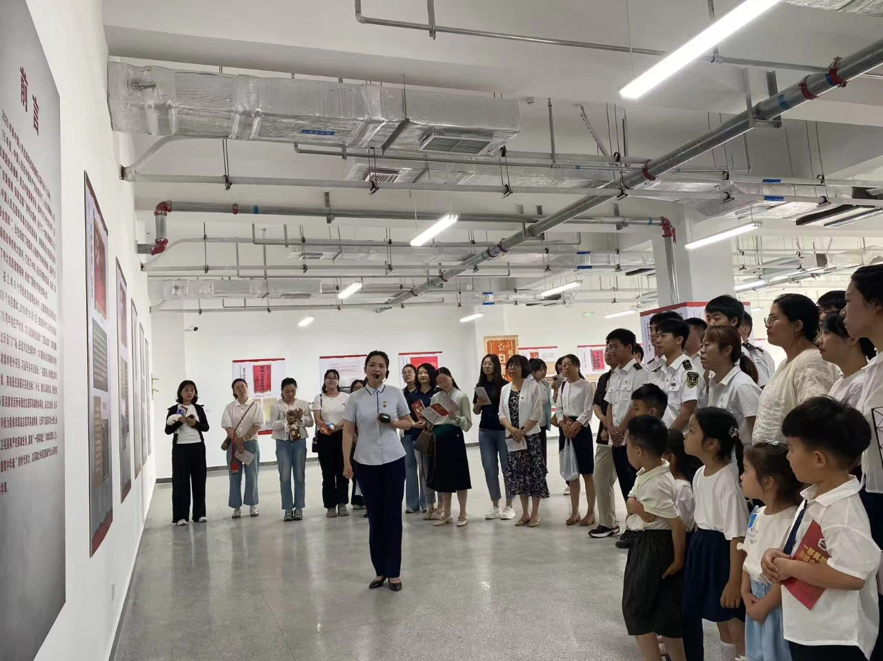 《一部英雄史 赓续中华魂》专题展全国巡展首站在天津举行